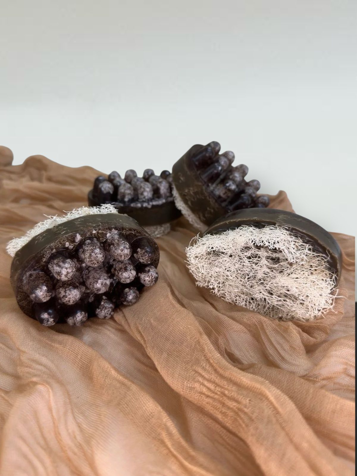 Απολεπιστικό Σαπούνι με Λούφα & Λάσπη Νεκράς Θάλασσας (Κυτταρίτιδας)